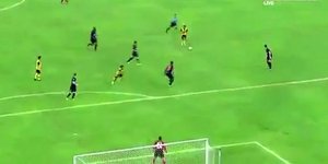 Καταπληκτικό γκολ με σουτ έξω από την περιοχή [βίντεο]