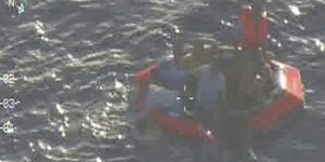 Ακόμα ξεβράζει πτώματα η θάλασσα στη Λαμπεντούζα [βίντεο]