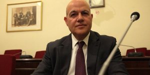 Ο Γκίκας Μάναλης «ανατινάζει» τα κομματικά παραμάγαζα της ΕΡΤ και προκαλεί τρικο