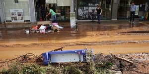 Εικόνες καταστροφής και πάλι στη Μάνδρα από την πλημμύρα -Φωτογραφίες: Intimenews/ΛΙΑΚΟΣ ΓΙΑΝΝΗΣ