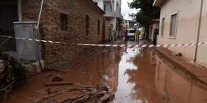 Απελπιστική η κατάσταση στη Μάνδρα (Φωτογραφία: EUROKINISSI/ΤΑΤΙΑΝΑ ΜΠΟΛΑΡΗ)