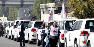 (αυτοκινητοπομπή με ανθρωπιστική βοήθεια κατευθύνεται στην Μαντάγια)