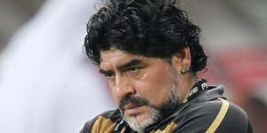 Το... τιτίβισμα του Μαραντόνα για τη διαιτησία του τελικού -Οργισμένη ανάρτηση α