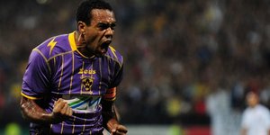 Εκπληκτικό γκολ φάουλ με σουτ «οβίδα» [βίντεο]