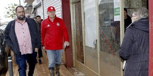 Ο Βαγγέλης Μαρινάκης στην πολύπαθη Μάνδρα / Φωτογραφίες: olympiacos.org