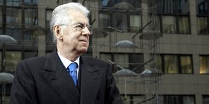 Μάριο Μόντι: Παππούς και σωτήρας της Ιταλίας στο πρώτο προεκλογικό σποτ [βίντεο]