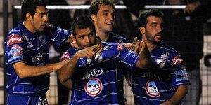 Απίθανο γκολ με βολέ στην κίνηση από τα 35 μέτρα [βίντεο]