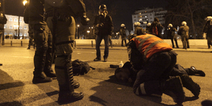 Ποινική δίωξη για κακούργημα σε δύο από τους συλληφθέντες των επεισοδίων σε Μονα