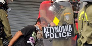 Στον εισαγγελέα οι συλληφθέντες από επεισόδια στην Αθήνα