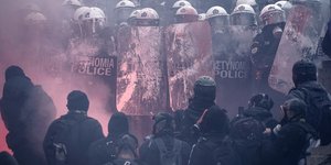 Από τα επεισόδια της Κυριακής / Φωτογραφία: SOOC/Menelaos Myrillas