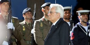 Ο Ιταλός πρωθυπουργός καταθέτει στεφάνι στο Μνημείο Πεσόντων στην Κέρκυρα/Φωτογραφία:Intimenews