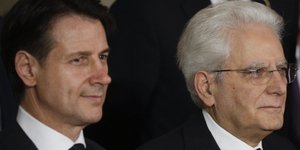 Ο Σέρτζιο Ματαρέλα και ο Τζουζέπε Κόντε/ Φωτογραφία AP images