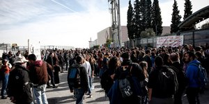 μαθητές στο υπ. Παιδείας/Φωτογραφία: Eurokinissi