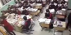 Φρικιαστικό βίντεο από την Κίνα: Εφηβος αυτοκτόνησε πηδώντας από το παράθυρο εν 