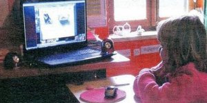 Η μοναδική μαθήτρια της Γαύδου κάνει παρέα με τους συμμαθητές της στην Κύπρο