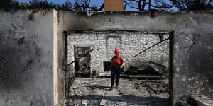 Σε αντιφάσεις έπεσε ο ύποπτος για εμπρησμό εξ αμελείας στο Μάτι. Φωτογραφία: AP