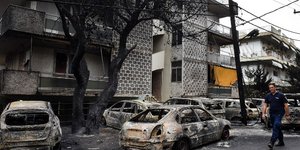 Πολύ δύσκολη η επόμενη ημέρα στις πληγείσες από τη φωτιά περιοχές / EUROKINISSI / ΤΑΤΙΑΝΑ ΜΠΟΛΑΡΑΗ