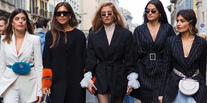 Μοντέλα ποζάρουν στο φακό/ Φωτογραφία: Shutterstock