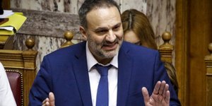 Αλλα λέει το υπ.Υποδομών και άλλα το υπ.Οικονομικών για τα τέλη κυκλοφορίας / Φωτογραφία: EUROKINISSI/ΓΙΩΡΓΟΣ ΚΟΝΤΑΡΙΝΗΣ