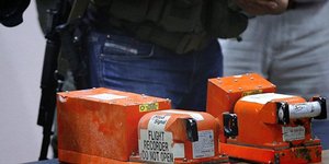 Ανατροπή για το Boeing που καταρρίφθηκε: Τα μαύρα κουτιά δεν έχουν «πειραχθεί» λ