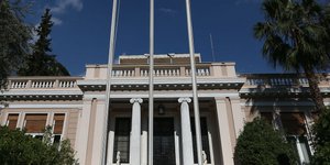 Bαριά σκιά θα ρίχνει για καιρό στο κυβερνητικό στρατόπεδο η ανείπωτη εθνική τραγωδία από τη φονική πυρκαγιά στο Μάτι