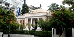 Η ΕΛ.ΑΣ. στήνει ειδικό αντίσκηνο στο Μαξίμου για να αποφύγει τις υποκλοπές