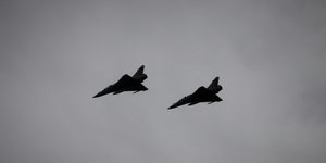 Ζεύγος μαχητικών «αποχαιρέτισε» τον Πάνο Καμμένο/ Φωτογραφία: EUROKINISSI- ΓΙΑΝΝΗΣ ΠΑΝΑΓΟΠΟΥΛΟΣ