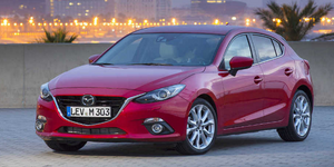 To νέο Mazda 3 γίνεται και υβριδικό με τεχνολογία από το Toyota Prius