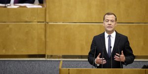 Ο Ντμίτρι Μεντβέντεφ (Φωτογραφία: AP/ Alexander Zemlianichenko)