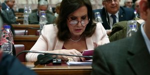 Η Θεοδώρα Μεγαλοοικονόμου στη Βουλή /Φωτογραφία: Ιntime News