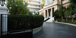 Σύσκεψη Σαμαρά - Βενιζέλου με τον υπουργό Οικονομικών στο Μέγαρο Μαξίμου - Στις 