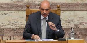 Βουλευτές σε Μεϊμαράκη: Πάρε πίσω τα γραφεία από τους πρώην προέδρους της Βουλής