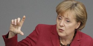 Μέρκεκ: Η Ελλάδα θα τα καταφέρει να μείνει στην Ευρωζώνη