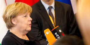 Μέρκελ: Η Ευρωζώνη θα μπορούσε να παραδειγματιστεί από την... Ινδονησία