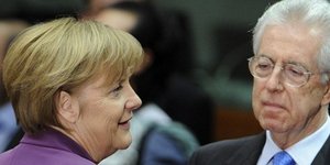 Μέρκελ και Μόντι παρουσιάστηκαν σε κλίμα ενότητας μπροστά στις κάμερες [βίντεο]