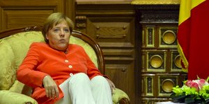 Όταν η Μέρκελ «βούλιαξε» σε μία πολυθρόνα στην Μολδαβία [εικόνα]