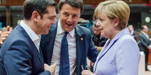 Η Ανγκελα Μέρκελ με τον Αλέξη Τσίπρα & τον Ματέο Ρέντσι(Φωτογραφία: AP Photo/Geert Vanden Wijngaert)
