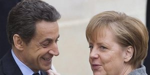 Σαρκοζί:δεν μπορούμε νε αφήσουμε μιά χώρα 9 εκατομμυρίων να πτωχεύσει