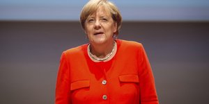 Διπλωματική λύση για την επίλυση της κρίσης προτείνει η Μέρκελ (Φωτογραφία: AP/ Christoph Schmidt)