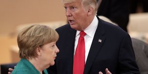 Η Μέρκελ ζητά ψυχραιμία