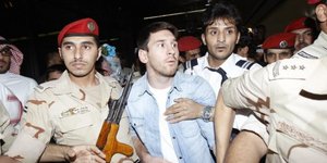 Ο Μέσι βρέθηκε αντιμέτωπος με την κάννη ενός όπλου [βίντεο]