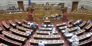 Κοινοβουλευτικό μέτωπο από ΝΔ-ΠΑΣΟΚ: Θα καταψηφίζουν διατάξεις- Φωτογραφία: Intimenews