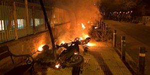 Εννιά συλλήψεις για τα επεισόδια στο Μετς (Φωτογραφία: volleyplanet)