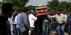 Πόνος και δάκρυα στο Μεξικό μετά τον φονικό σεισμό / Φωτογραφία: ΑP (Felix Marquez)