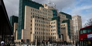 To αρχηγείο της MI6 στο νότιο Λονδίνο (Φωτογραφία: ΑΡ)