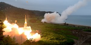 ΗΠΑ και Ν.Κορέα έκαναν ασκήσεις με πυραύλους μετά την εκτόξευση ICBM από την Πιονγιάνγκ (Φωτογραφία: ΑΡ) 