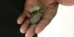 Ο 13ος και ο 14ος μισθός τα επόμενα θύματα της Τρόικας