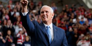 Μάικ Πενς (Φωτογραφία: AP Photo/Evan Vucci)