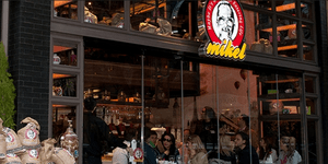 Τα καφέ «Mikel» απαντούν στο ΠΑΜΕ επιβεβαιώνοντας την καταγγελία: Υπάρχει ρήτρα 