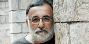 Ο Θάνος Μικρούτσικος απόψε στο Ηρώδειο με την παράσταση «Πάντα γελαστοί και γελα